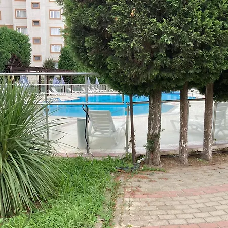 Cozy In A Popular Neighborhood דירה