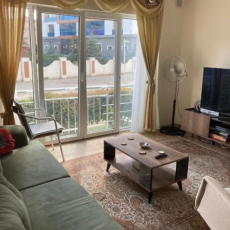 Cozy In A Popular Neighborhood דירה *
